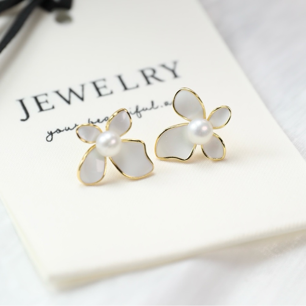 Elegant Gold and White Butterfly Flower Freshwater Pearl Earrings